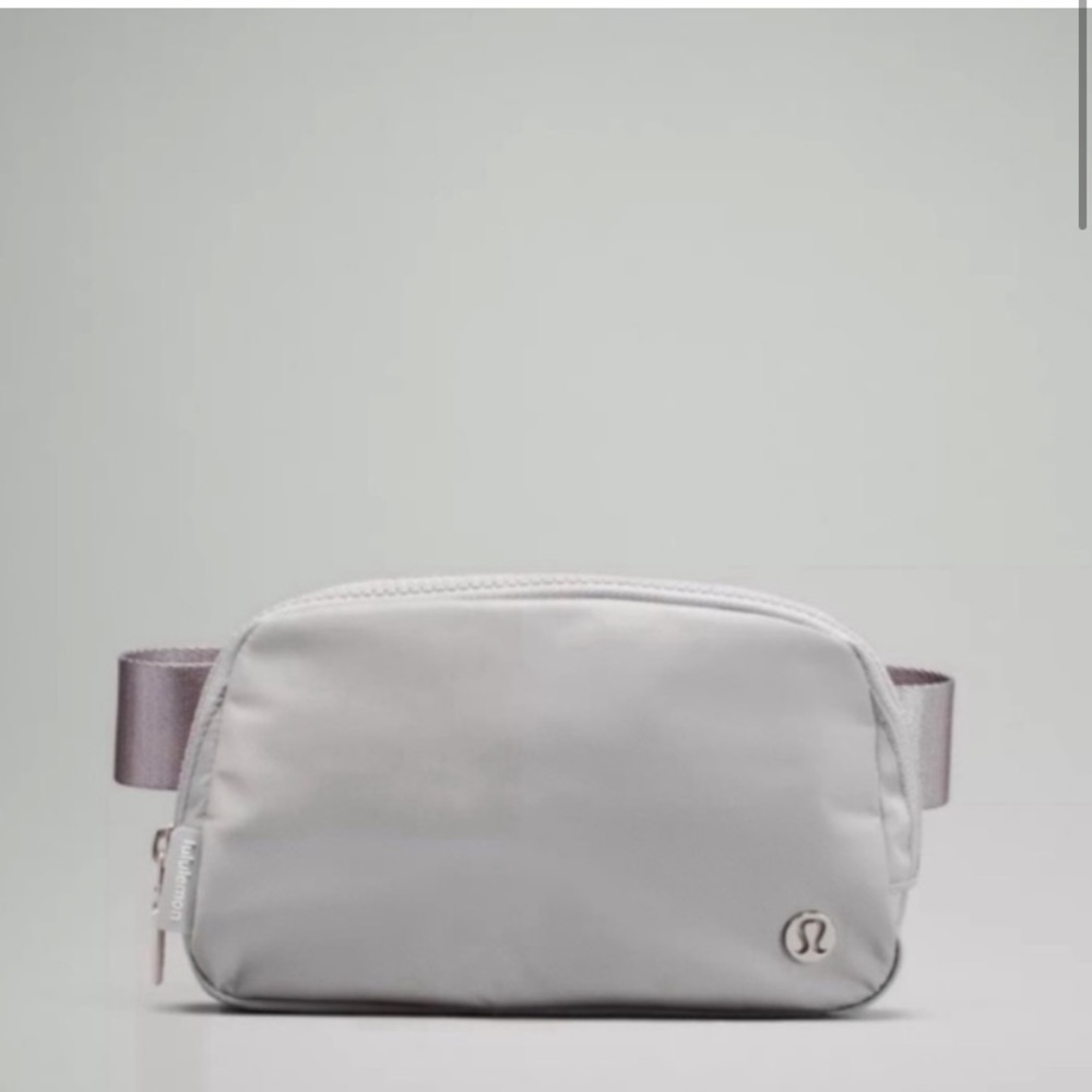 Lululemon Everywhere Belt Bag